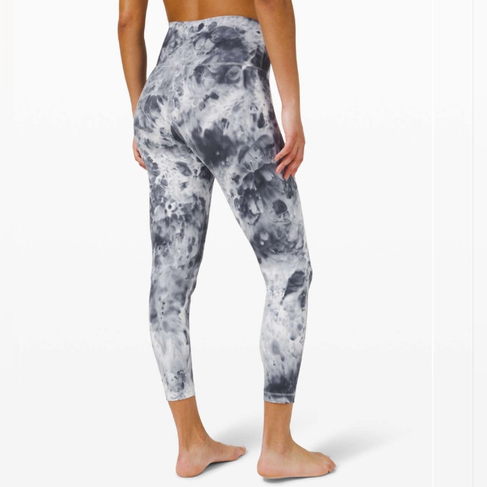 Lululemon Wunder Under High-Rise Tight 25" Luxtreme Size 2 Gray/White Tie Dye - Picture 2 of 9